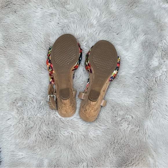 Colourful floral Aerosoles wedge sandals - Picture 3 of 3